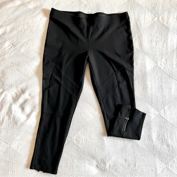 Black Zippered Leggings - Picture 1 of 6